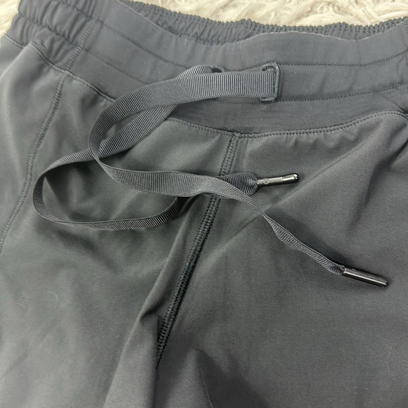 Lululemon Hotty Hot Short (Long 4") Black - Picture 2 of 6